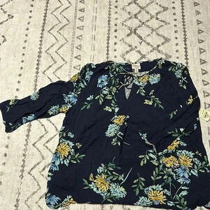 St John’s Bay Top Floral Design tie in the front neck NWT size XXL 3/4 sleeves